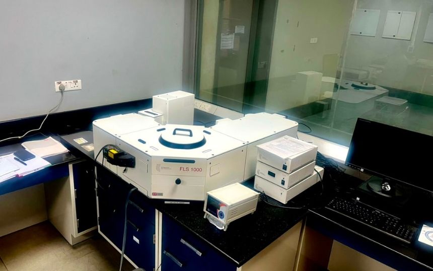 Spectrofluorometer (860 to 538) 2